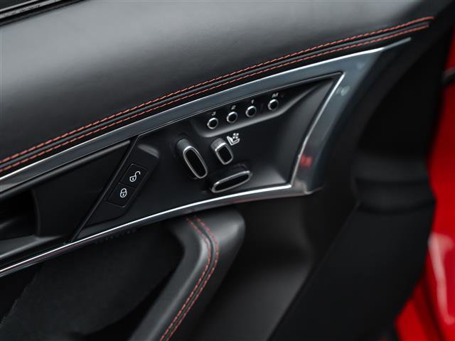 Used 2020 Jaguar F-TYPE Checkered Flag image 30