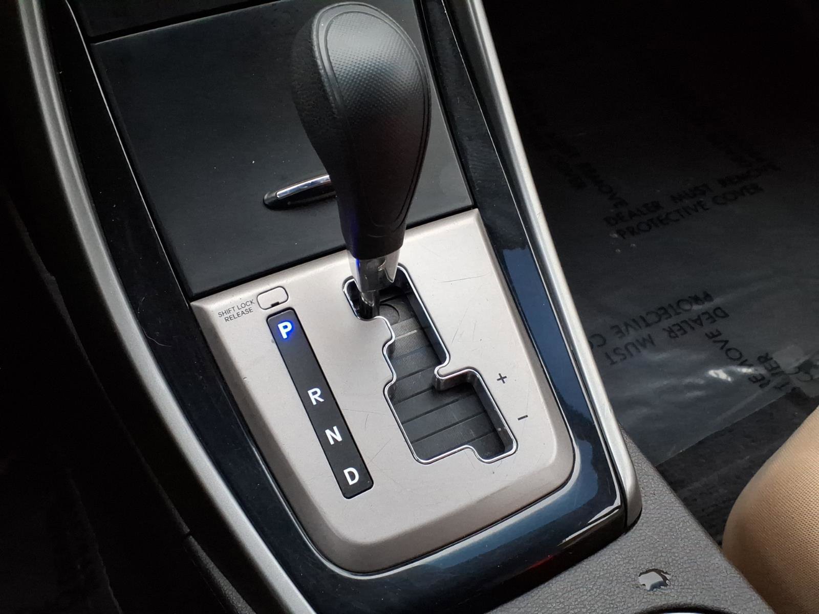 Used 2013 Hyundai Elantra GLS image 13