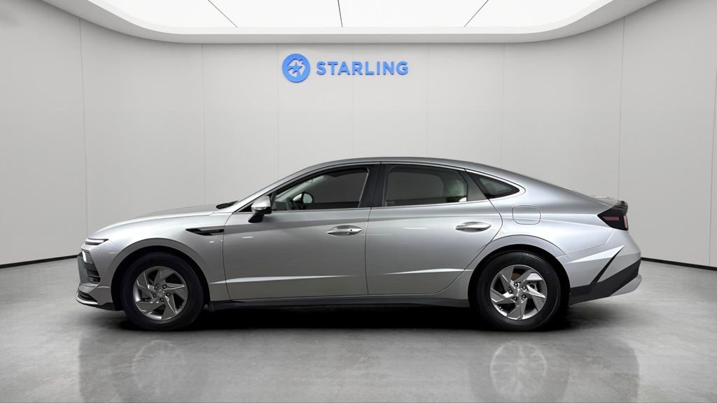 Used 2025 Hyundai Sonata SE image 4