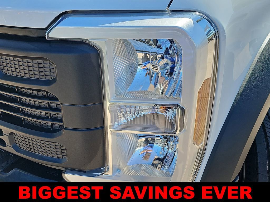 New 2025 Ford F550 4x4 Regular Cab Super Duty image 33