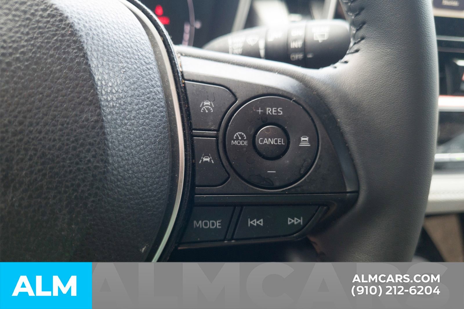 Used 2025 Toyota Corolla XSE FWD image 27