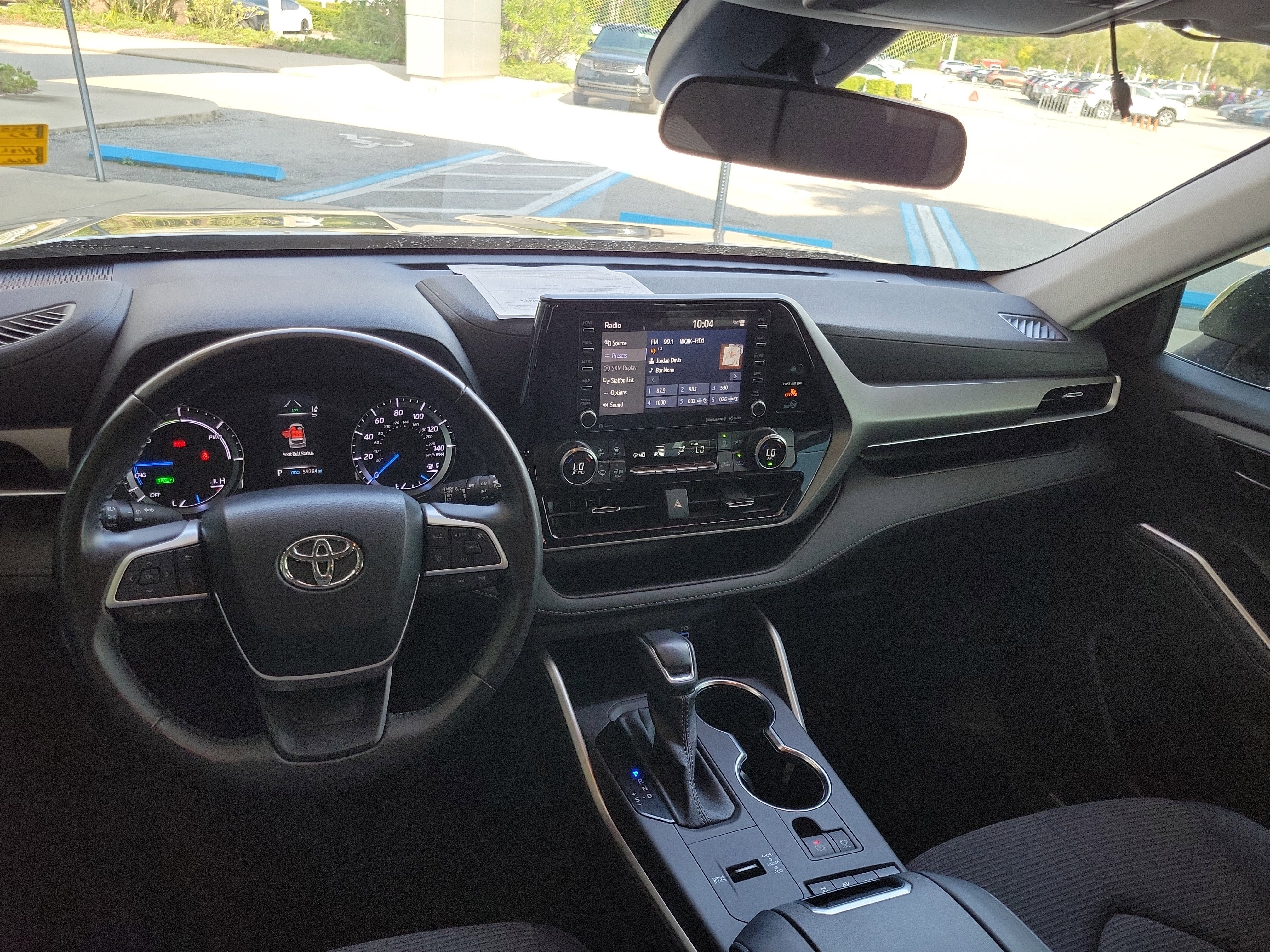 Used 2022 Toyota Highlander LE image 24