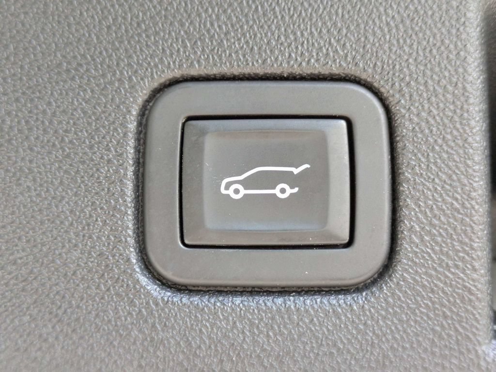 Used 2018 Chevrolet Equinox LT w/ Sun & Infotainment Package AWD/4WD image 14