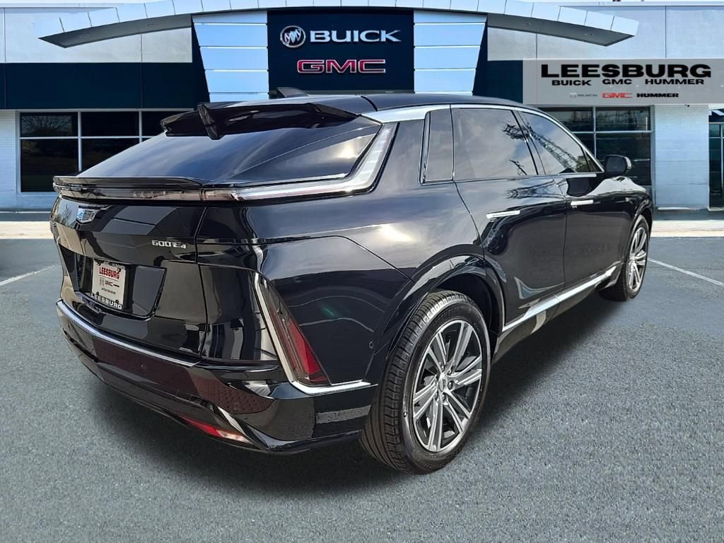 Used 2024 Cadillac Lyriq Luxury AWD/4WD image 7