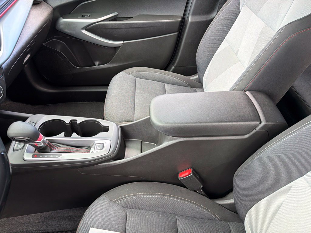 Used 2024 Chevrolet Trax RS w/ Sunroof Package FWD image 13