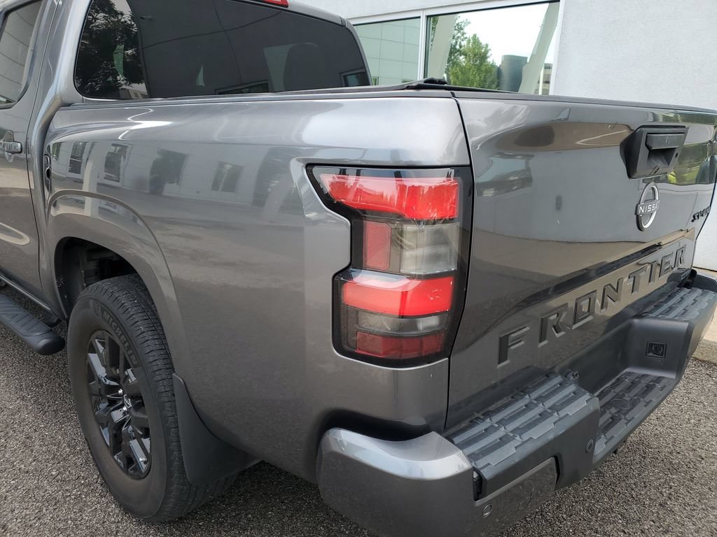 Certified 2023 Nissan Frontier SV w/ Midnight Edition Package AWD/4WD image 13