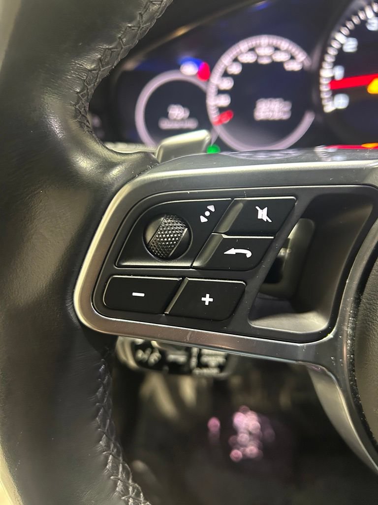 Used 2022 Porsche Cayenne Coupe AWD/4WD image 19