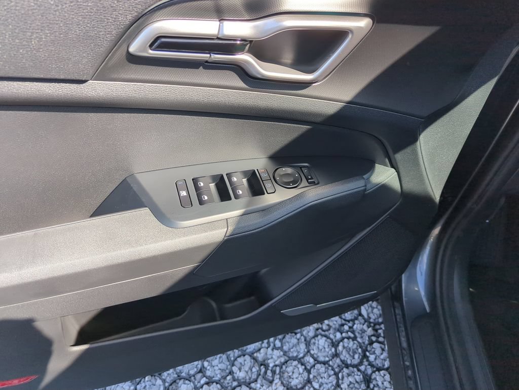 New 2026 Kia Sportage LX FWD image 19