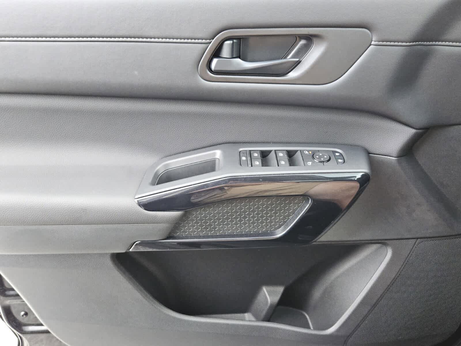 New 2026 Nissan Pathfinder SV FWD image 15