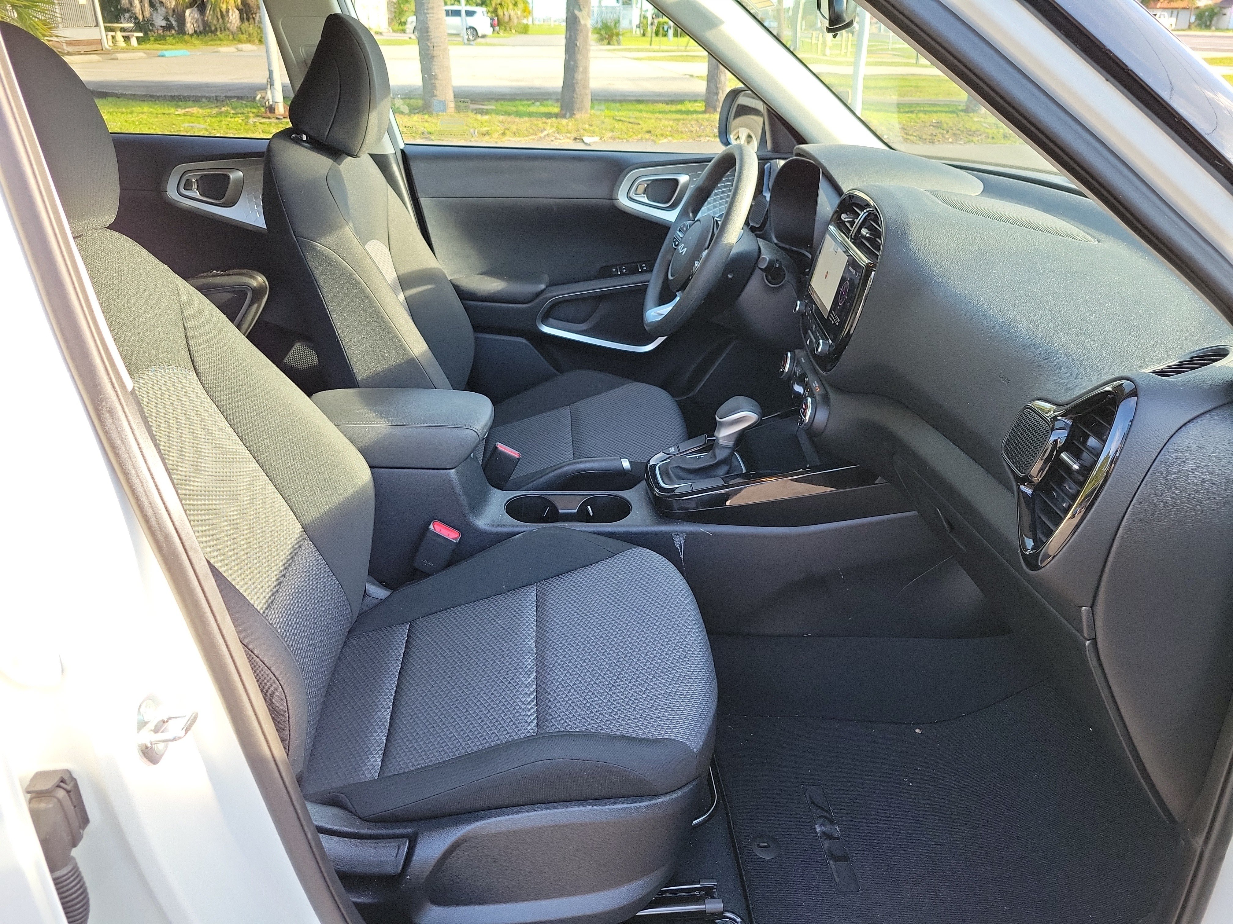 Certified 2025 Kia Soul S FWD image 5