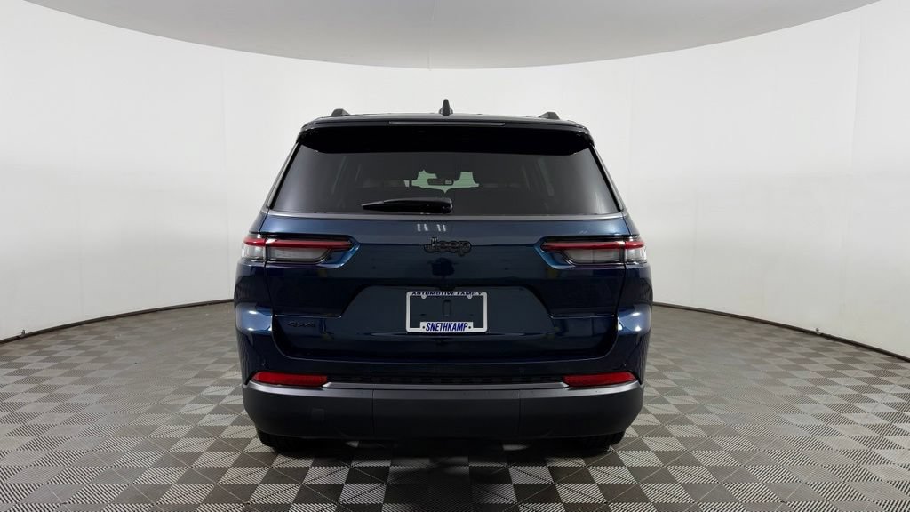 New 2026 Jeep Grand Cherokee L Limited w/ Limited Altitude Package AWD/4WD image 6