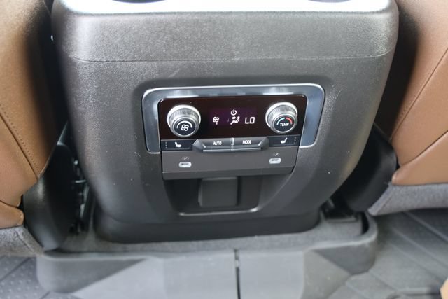 Used 2024 Chevrolet Tahoe High Country AWD/4WD image 27