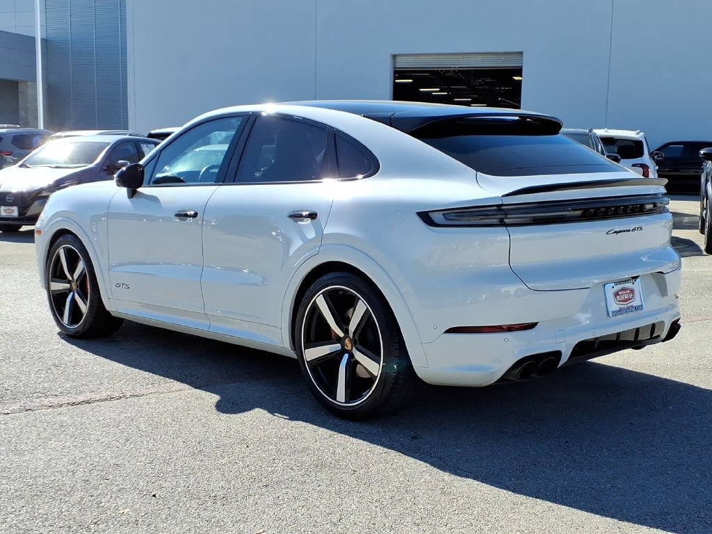 Used 2025 Porsche Cayenne GTS AWD/4WD image 3
