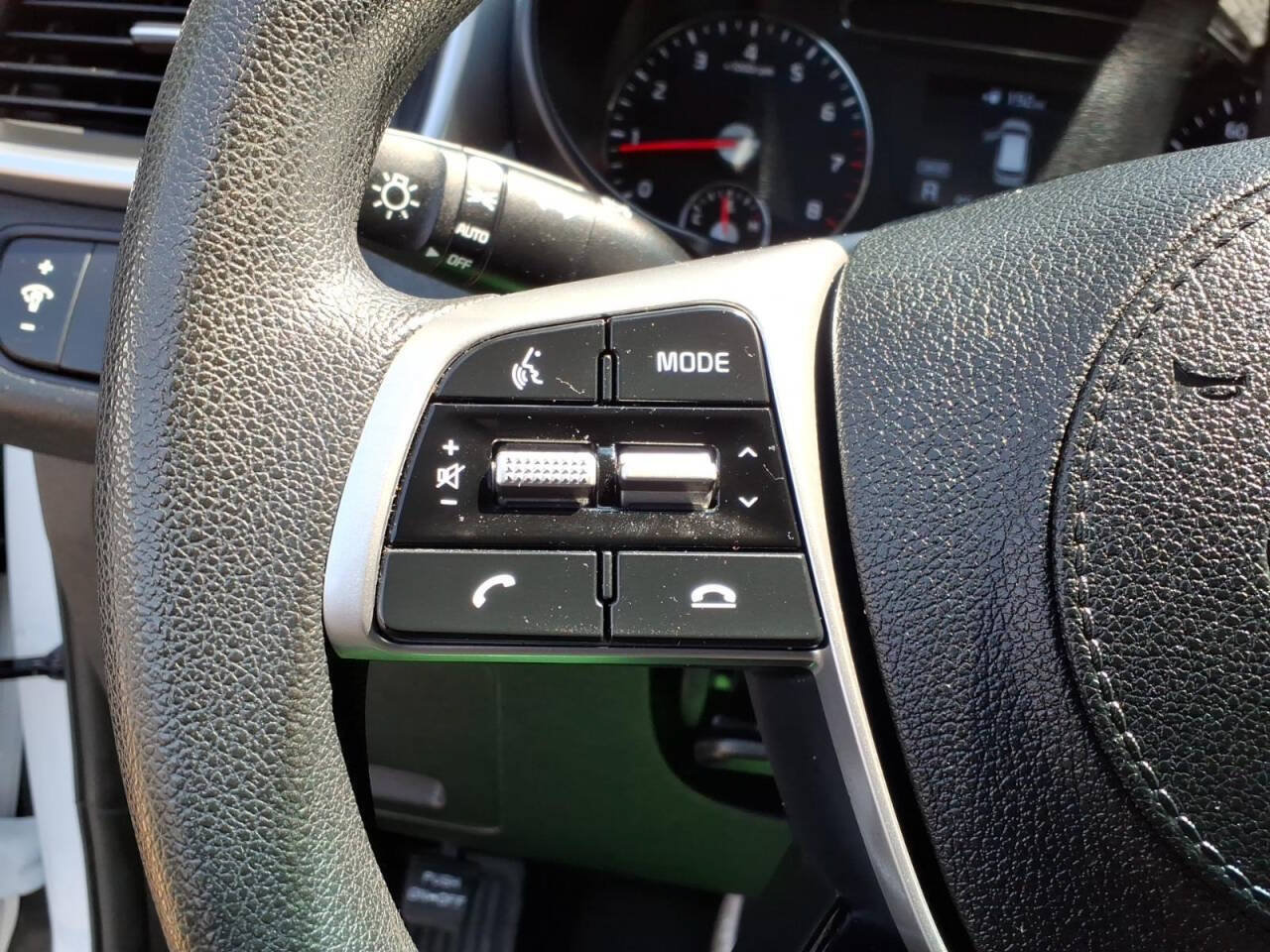 Used 2020 Kia Sorento L FWD image 22