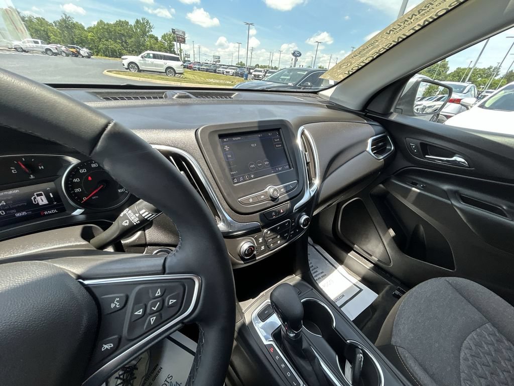Used 2024 Chevrolet Equinox LT AWD/4WD image 12