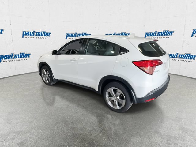 Used 2017 Honda HR-V LX image 8