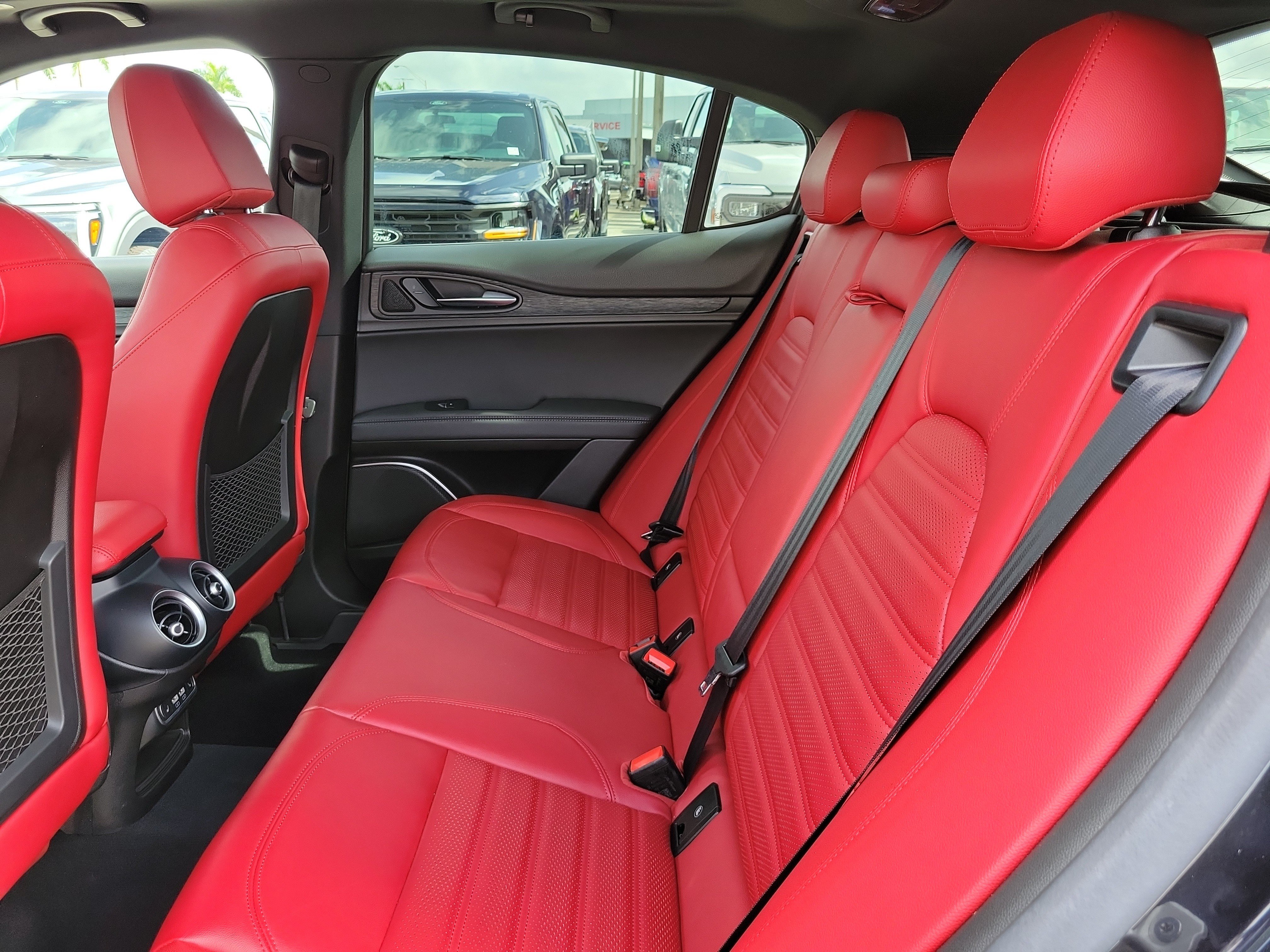 Used 2023 Alfa Romeo Stelvio Sprint RWD image 14