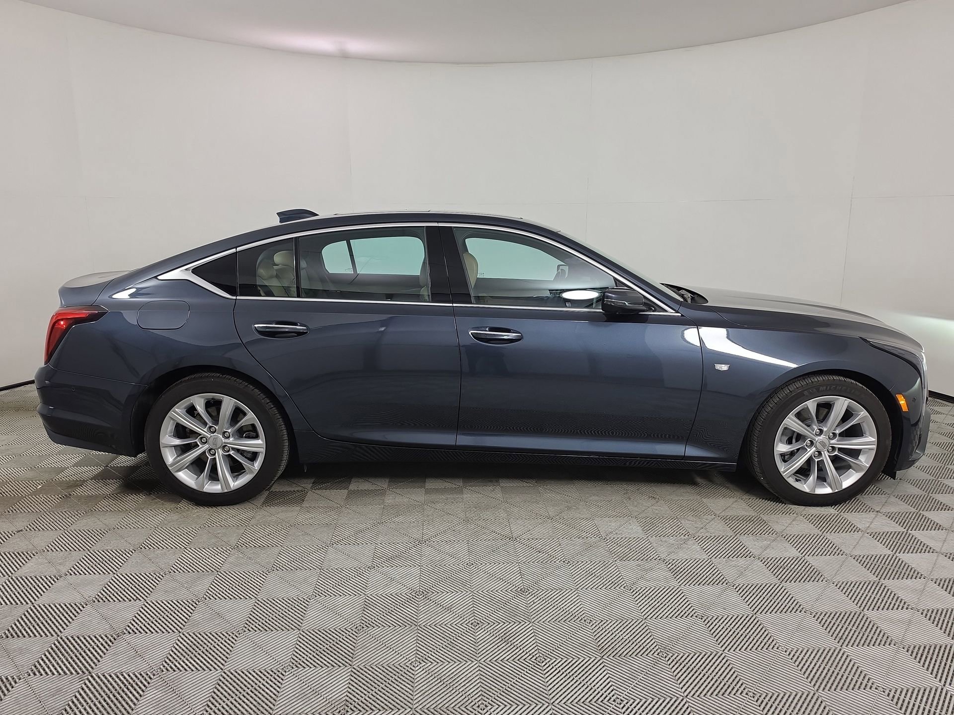 Used 2025 Cadillac CT5 Premium Luxury RWD image 8
