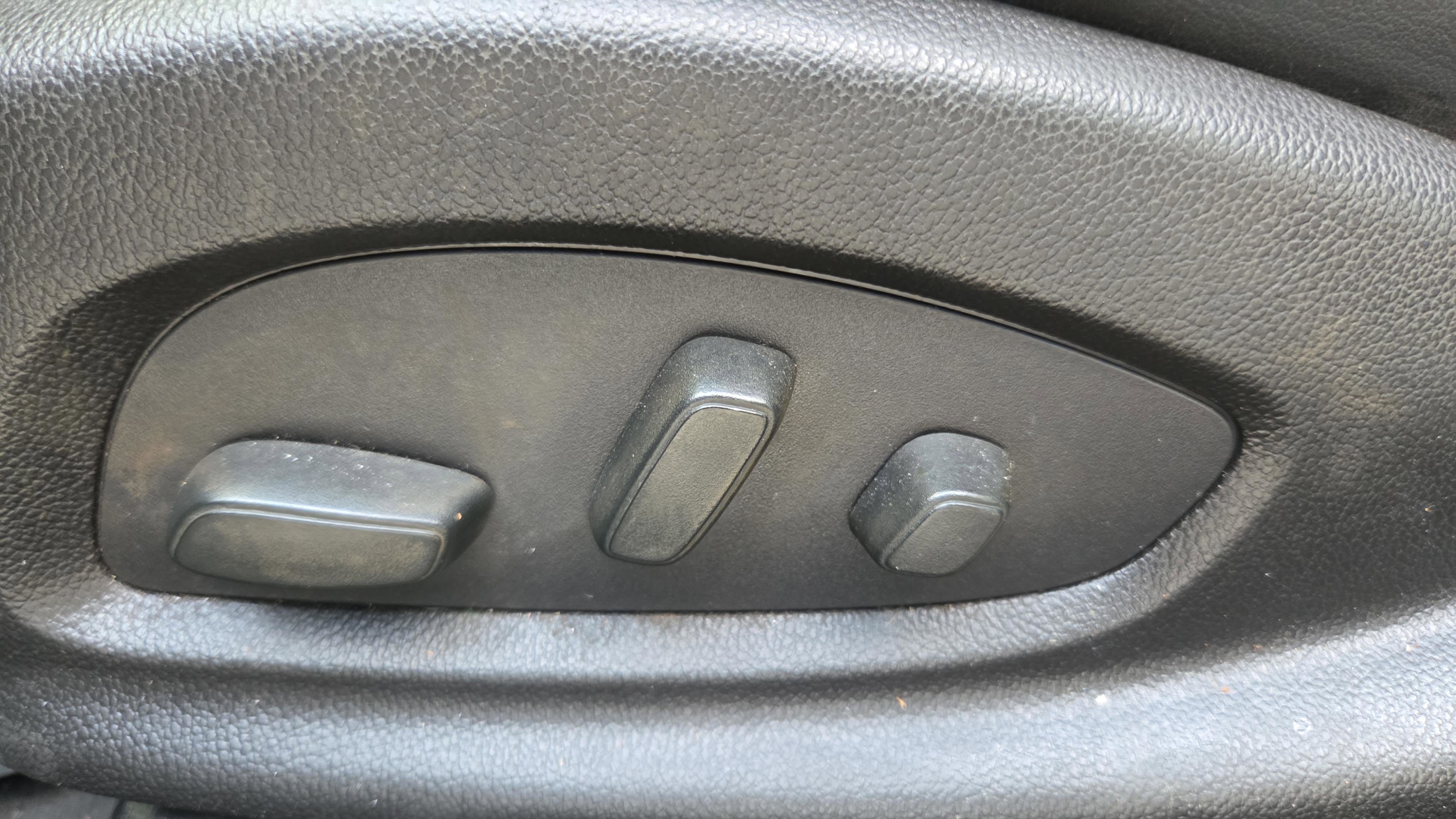 Used 2016 Buick LaCrosse Sport Touring image 19