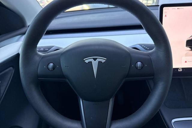 Used 2024 Tesla Model Y Long Range AWD/4WD image 29