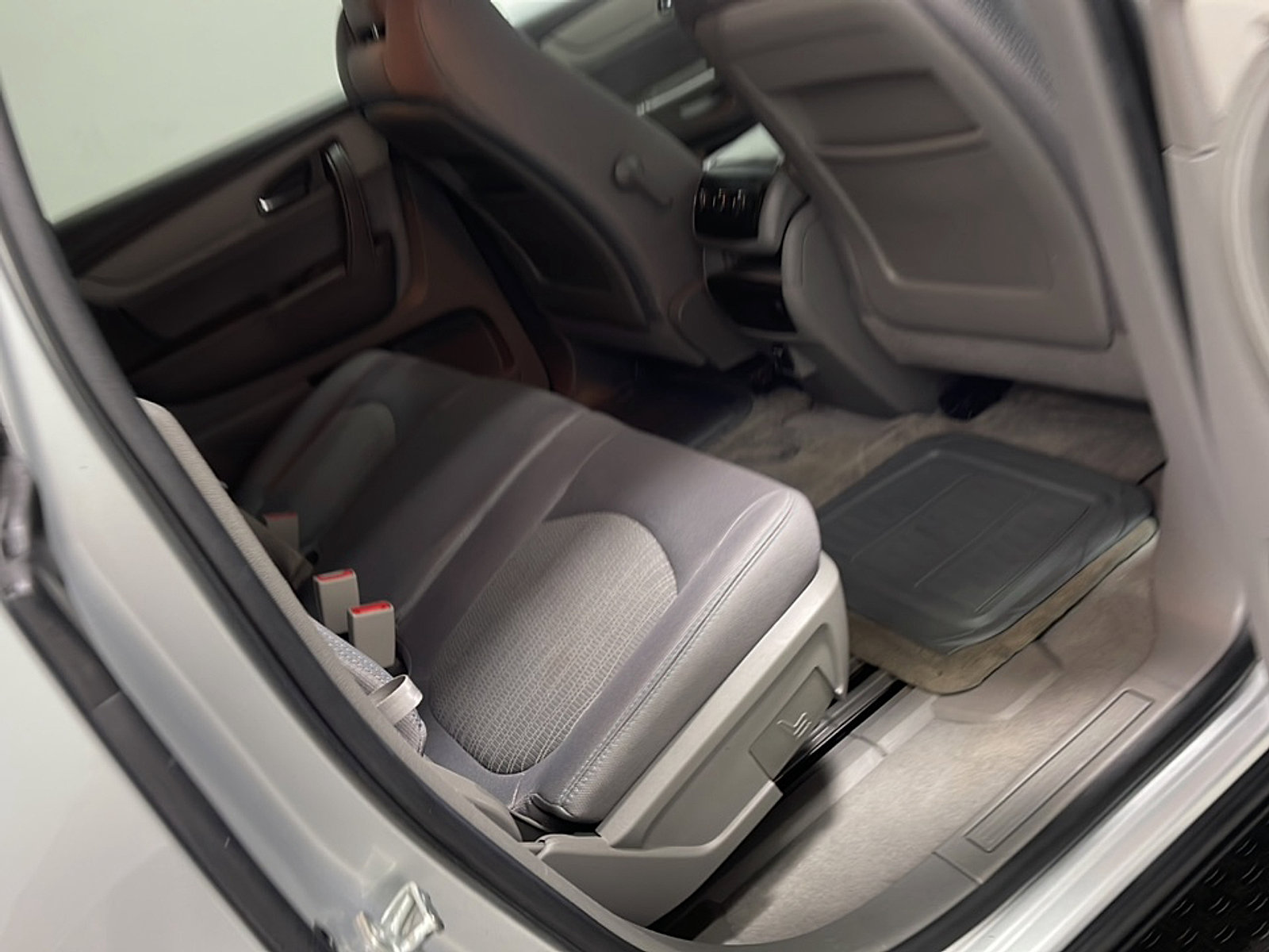 Used 2014 Chevrolet Traverse LS FWD image 16