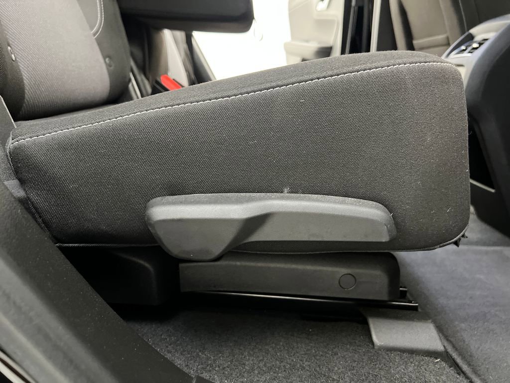 Used 2025 Chevrolet Blazer LT image 18