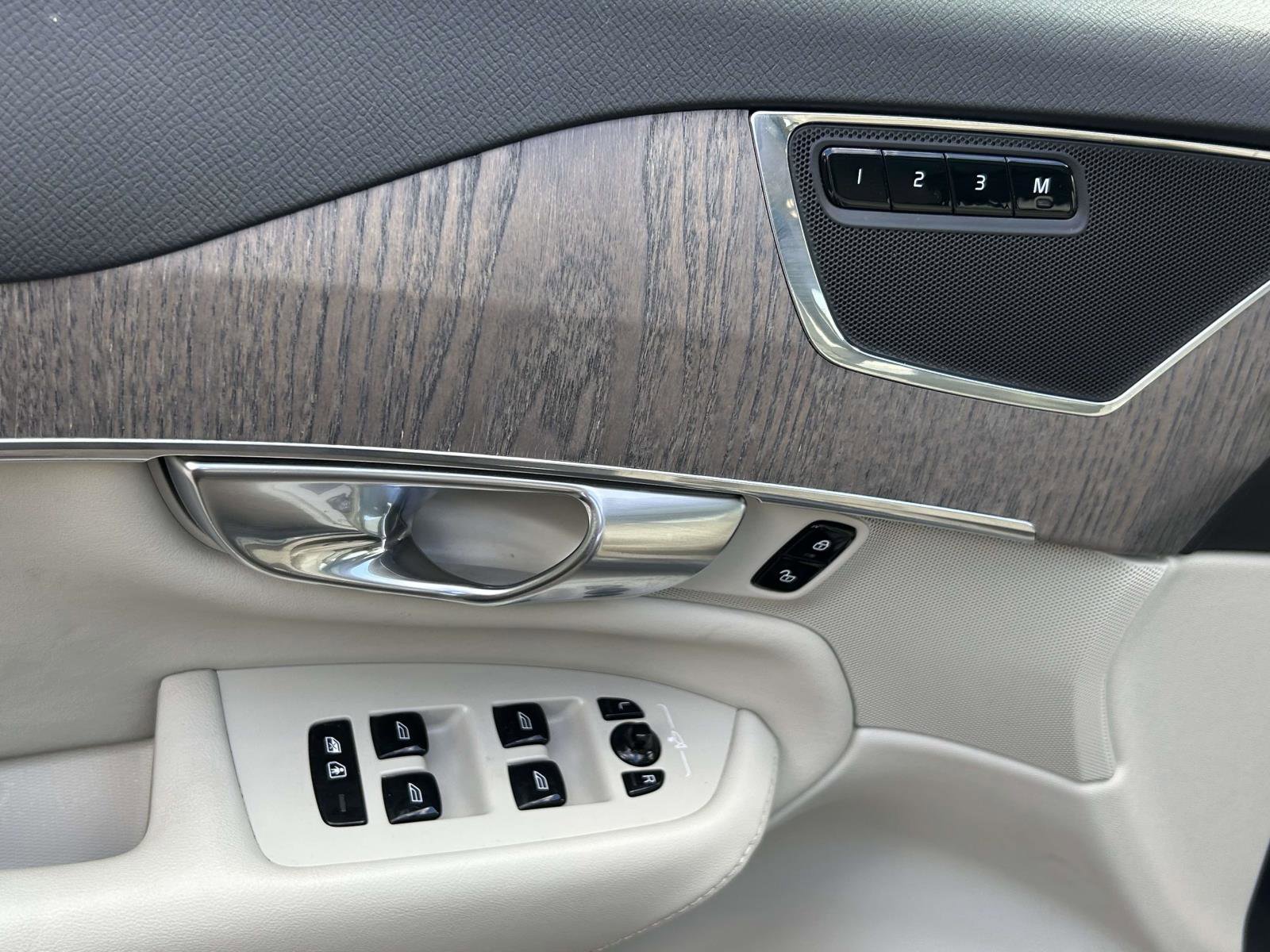 Certified 2024 Volvo XC90 B6 Core w/ Protection Package Premier image 21