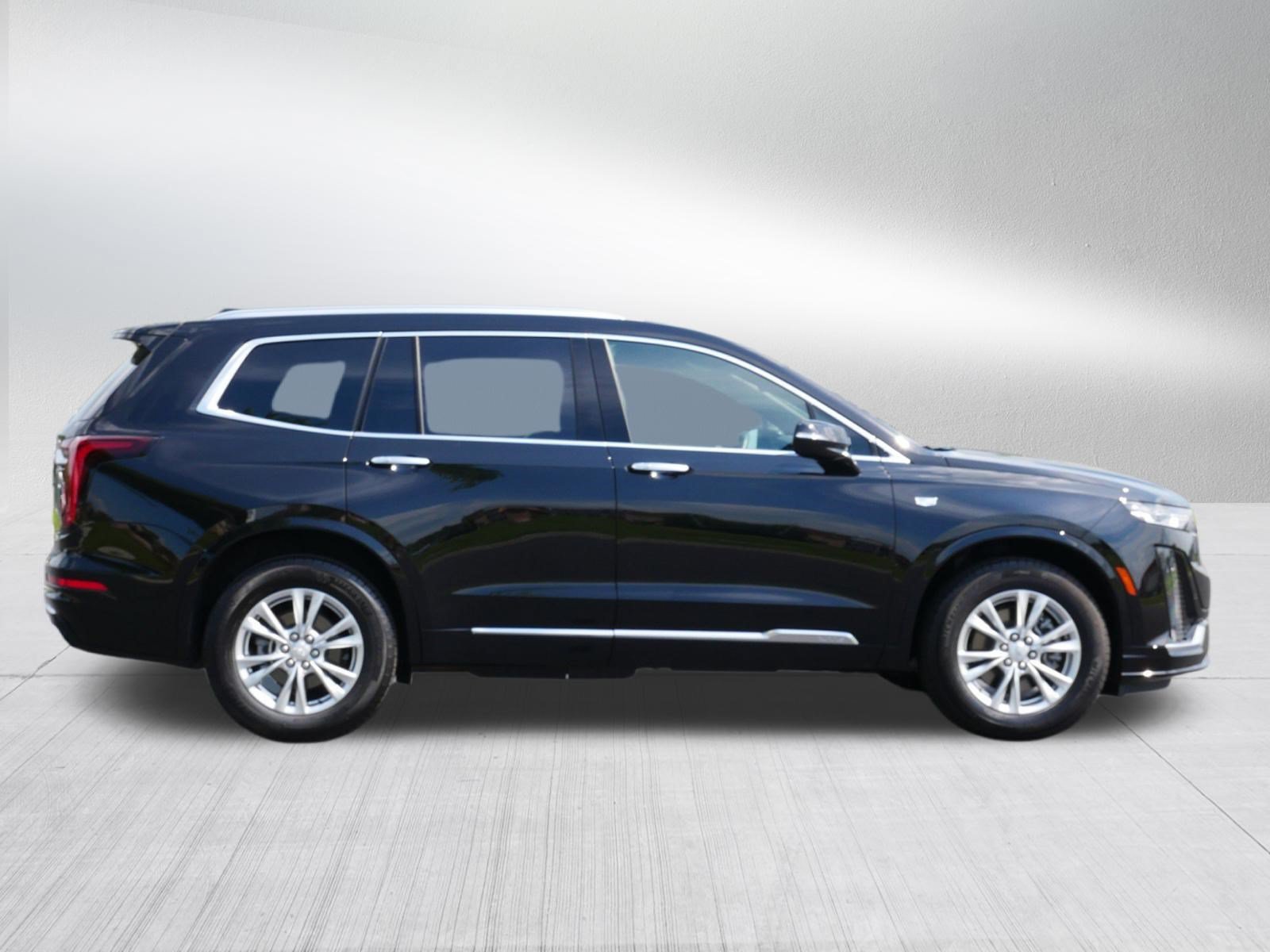 Used 2025 Cadillac XT6 Luxury FWD image 8