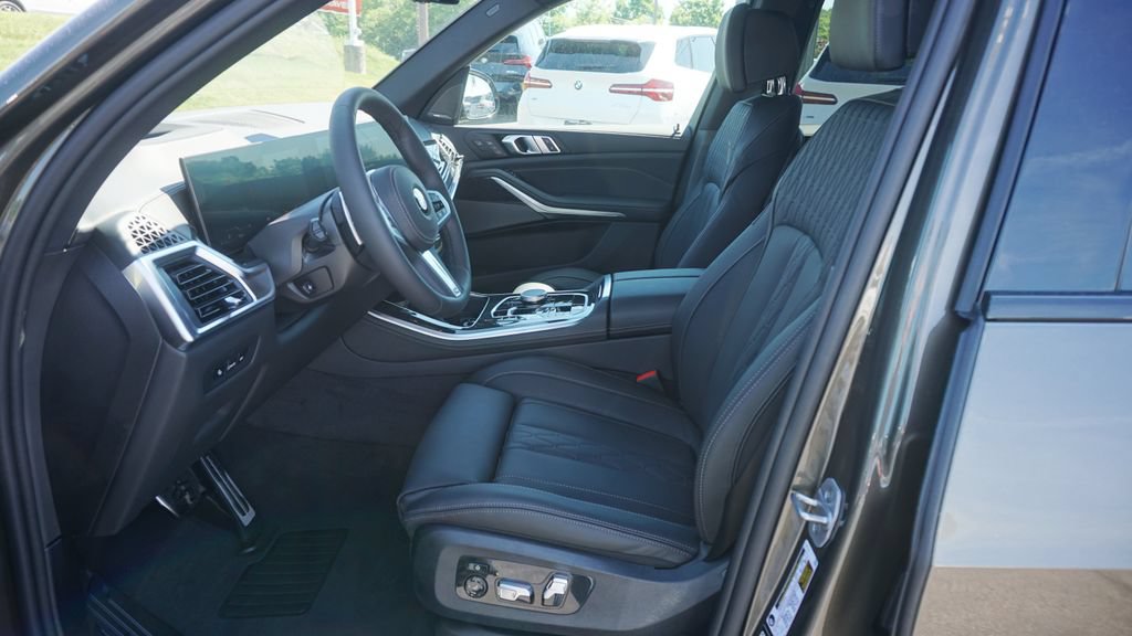 New 2026 BMW X5 xDrive40i w/ M Sport Package AWD/4WD image 10