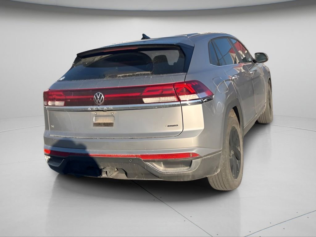 Used 2024 Volkswagen Atlas Cross Sport SE w/ Panoramic Sunroof Package image 4