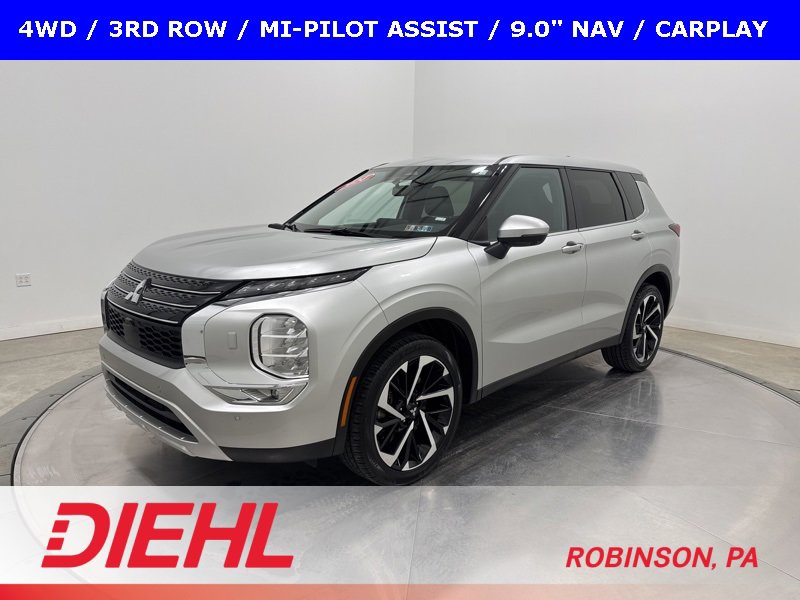 Used 2024 Mitsubishi Outlander SE image 3