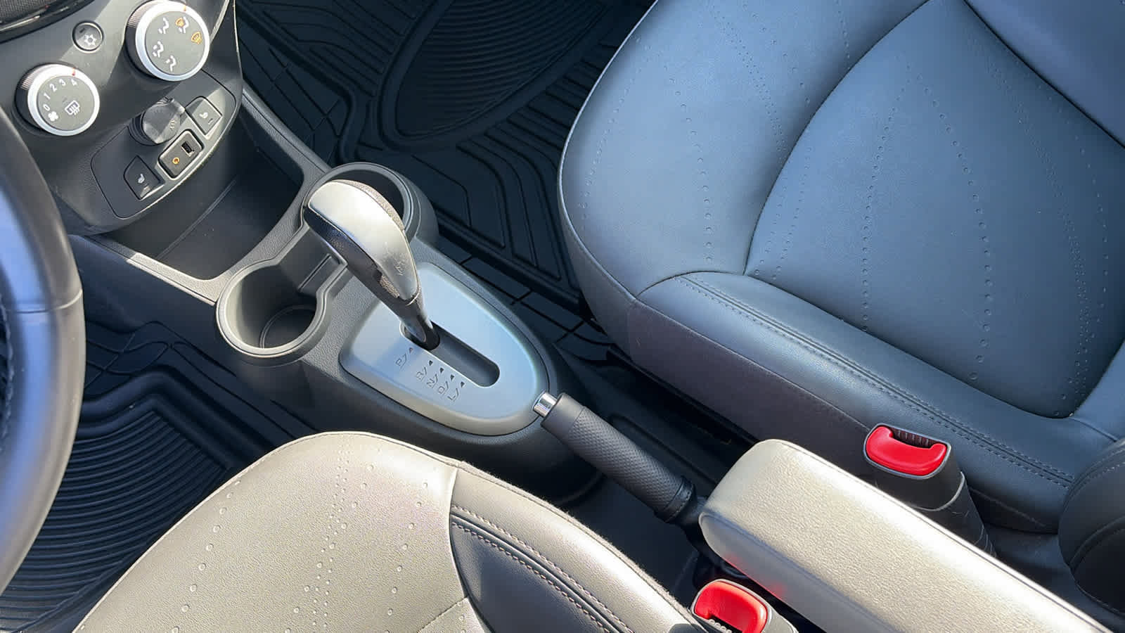 Used 2014 Chevrolet Spark LT image 19