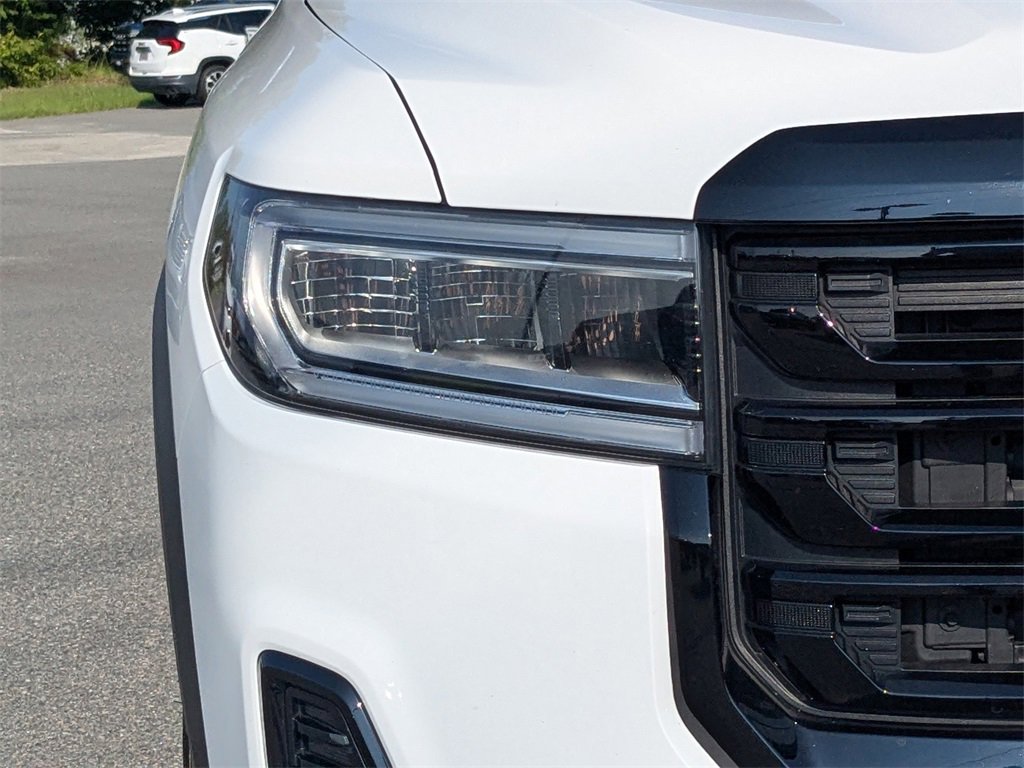 Used 2023 GMC Acadia SLT w/ Elevation Edition image 10