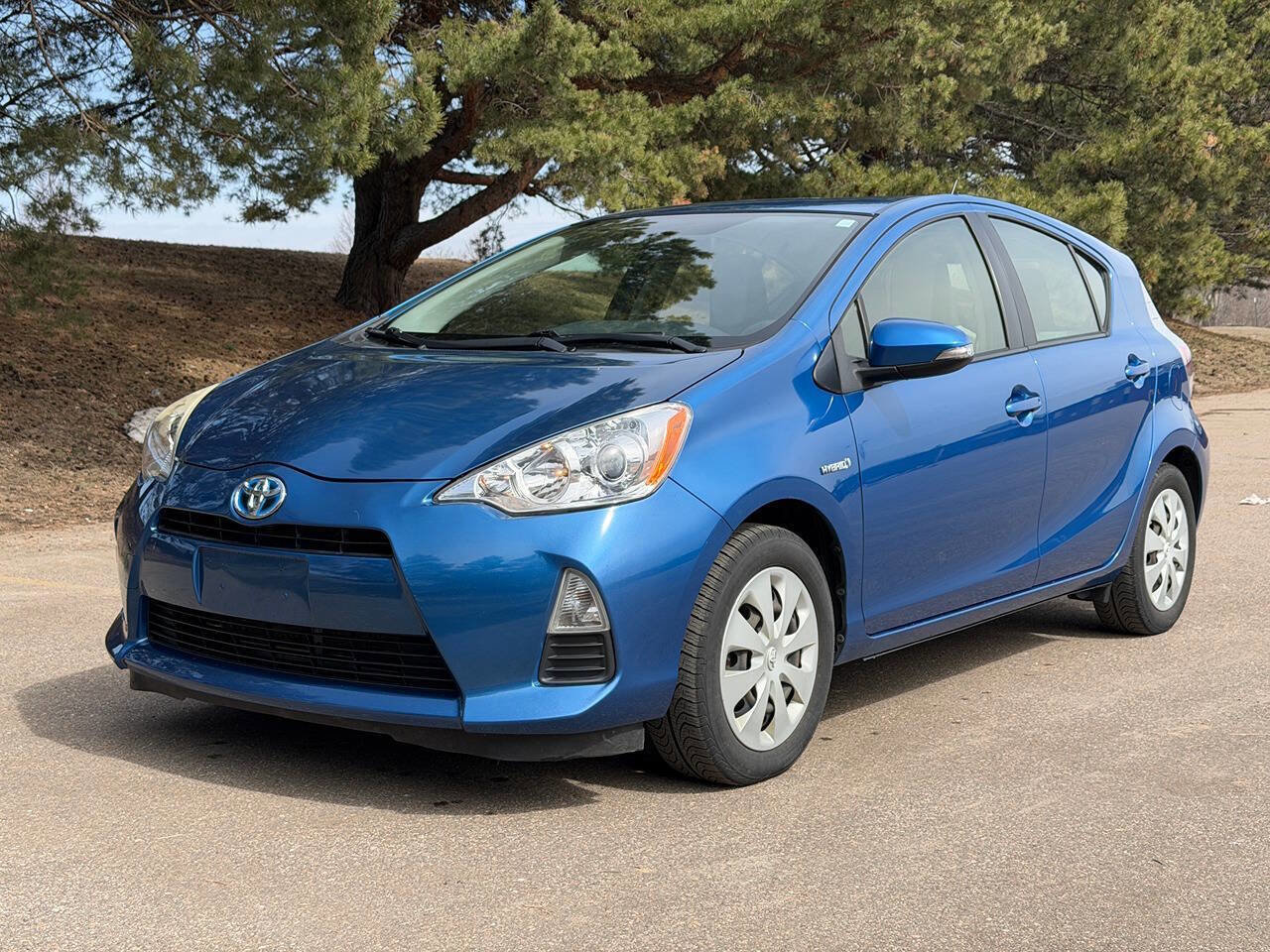 Used 2014 Toyota Prius C One image 1