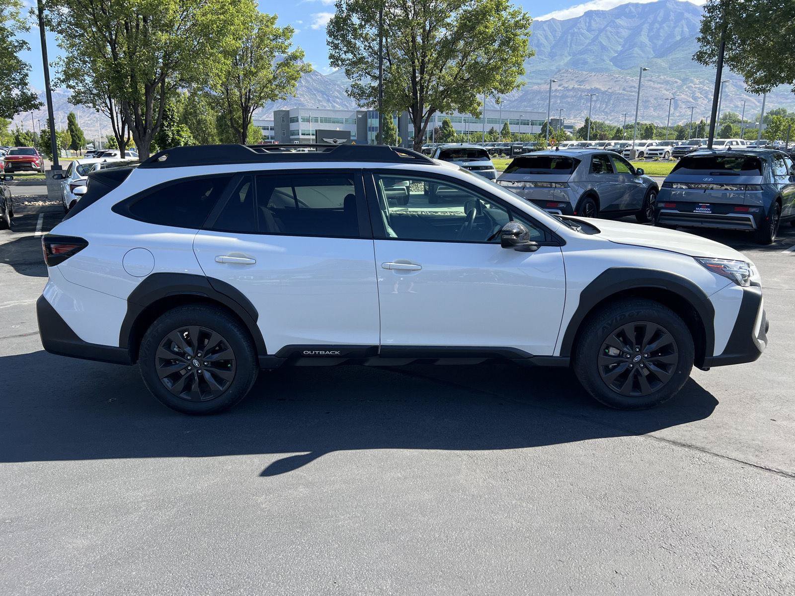Used 2025 Subaru Outback Onyx Edition AWD/4WD image 14