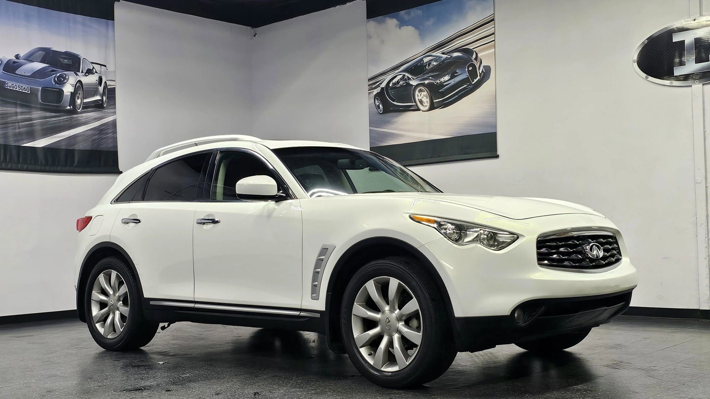 Used 2010 INFINITI FX35 AWD w/ Premium Pkg image 11