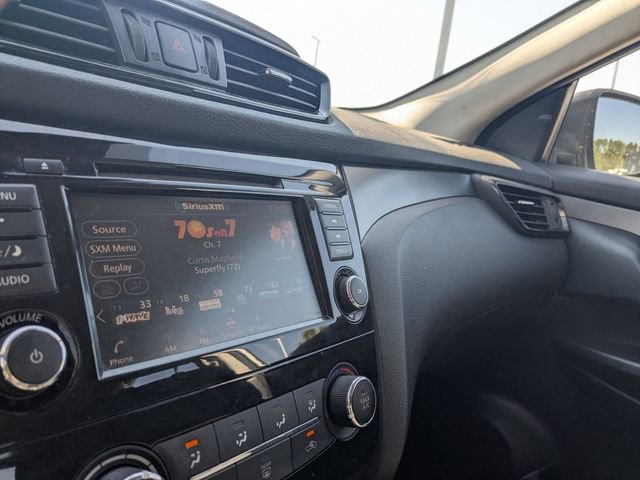 Used 2020 Nissan Rogue Sport S image 23