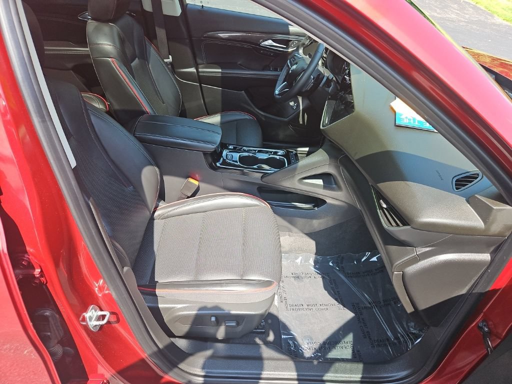 Used 2023 Buick Envision Essence w/ Sport Touring Package FWD image 33