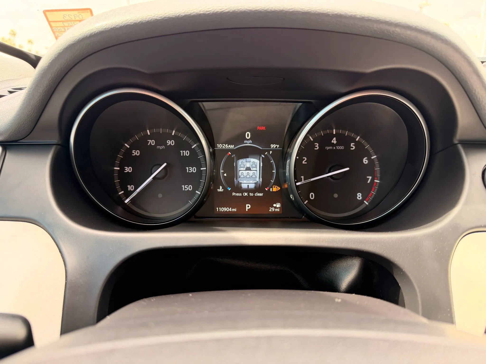 Used 2017 Land Rover Discovery Sport SE image 15