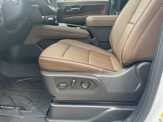 New 2026 Chevrolet Suburban High Country RWD image 17