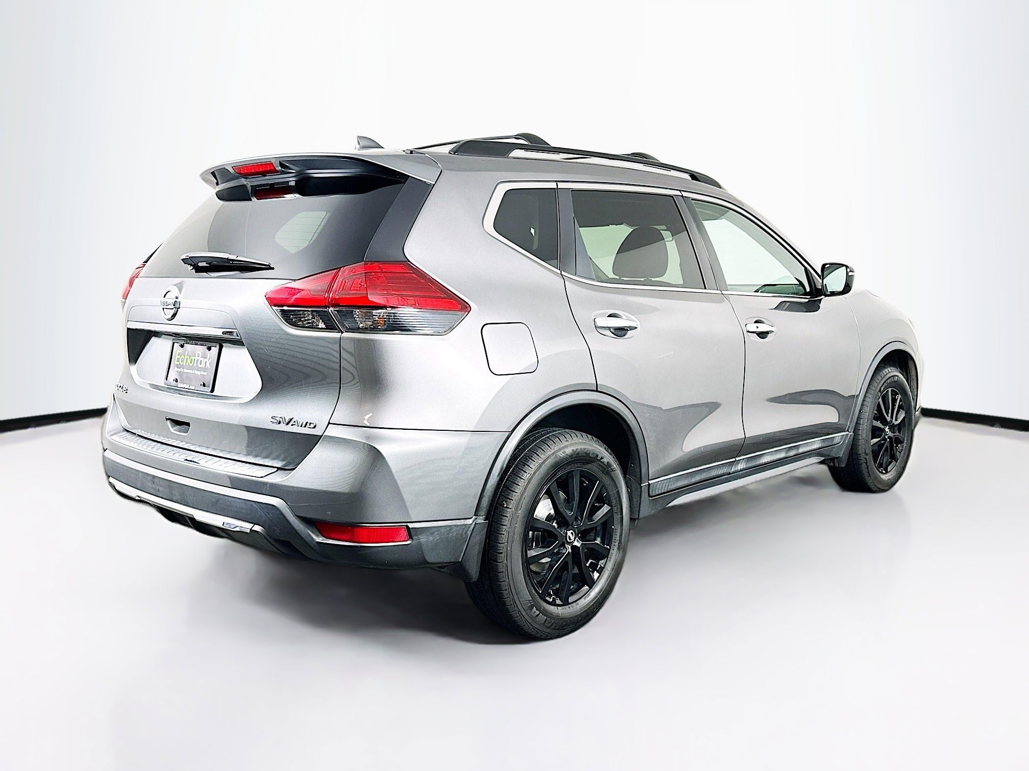 Used 2017 Nissan Rogue SV w/ Midnight Edition Package image 9