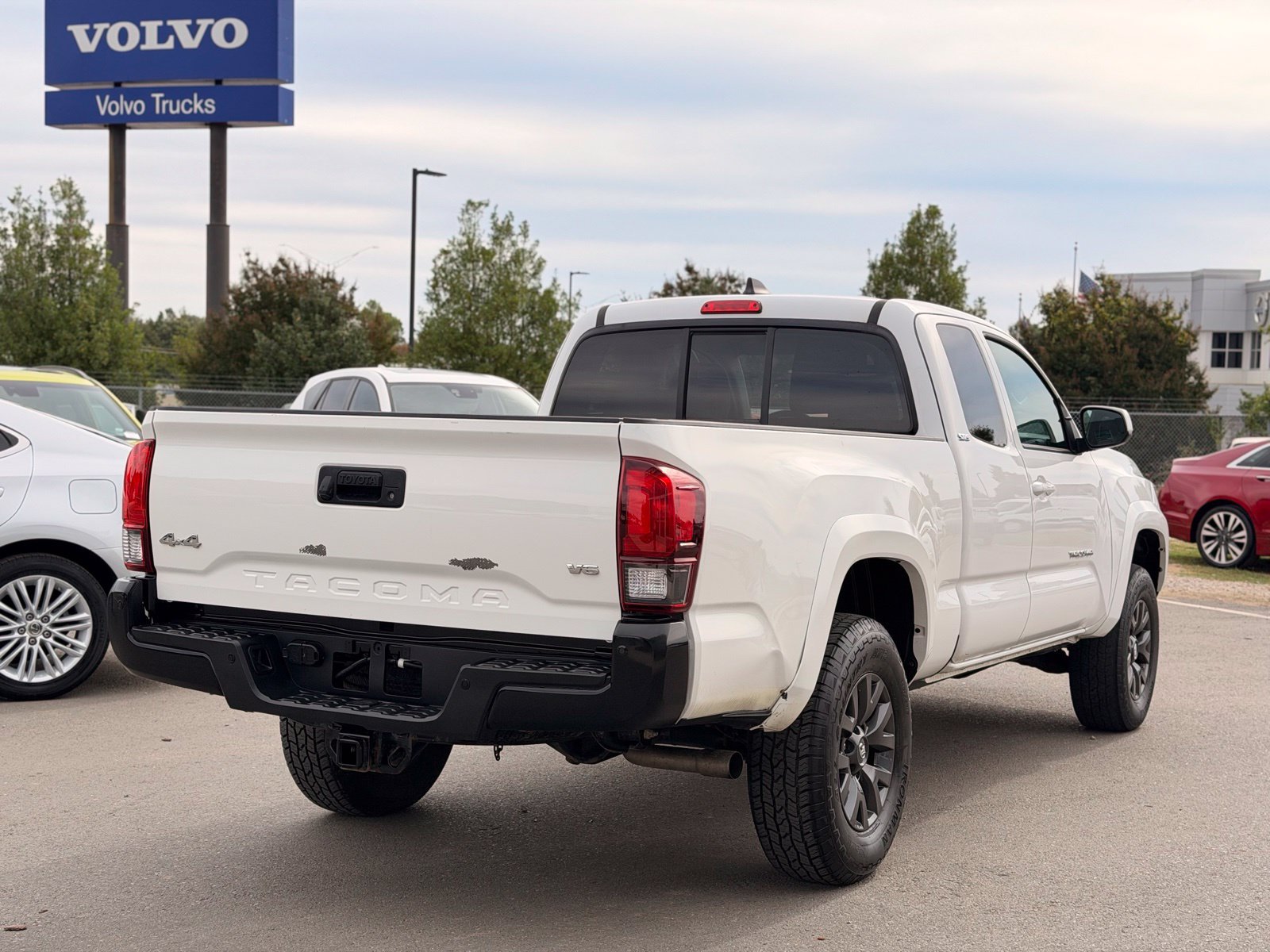 Used 2022 Toyota Tacoma SR5 AWD/4WD image 7