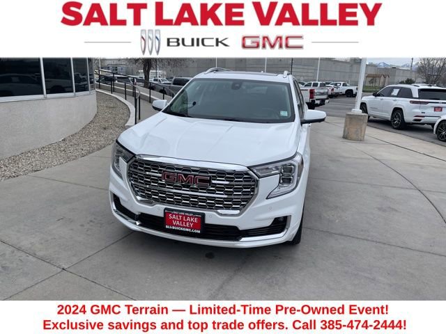 Used 2024 GMC Terrain Denali w/ Denali Premium Package image 1