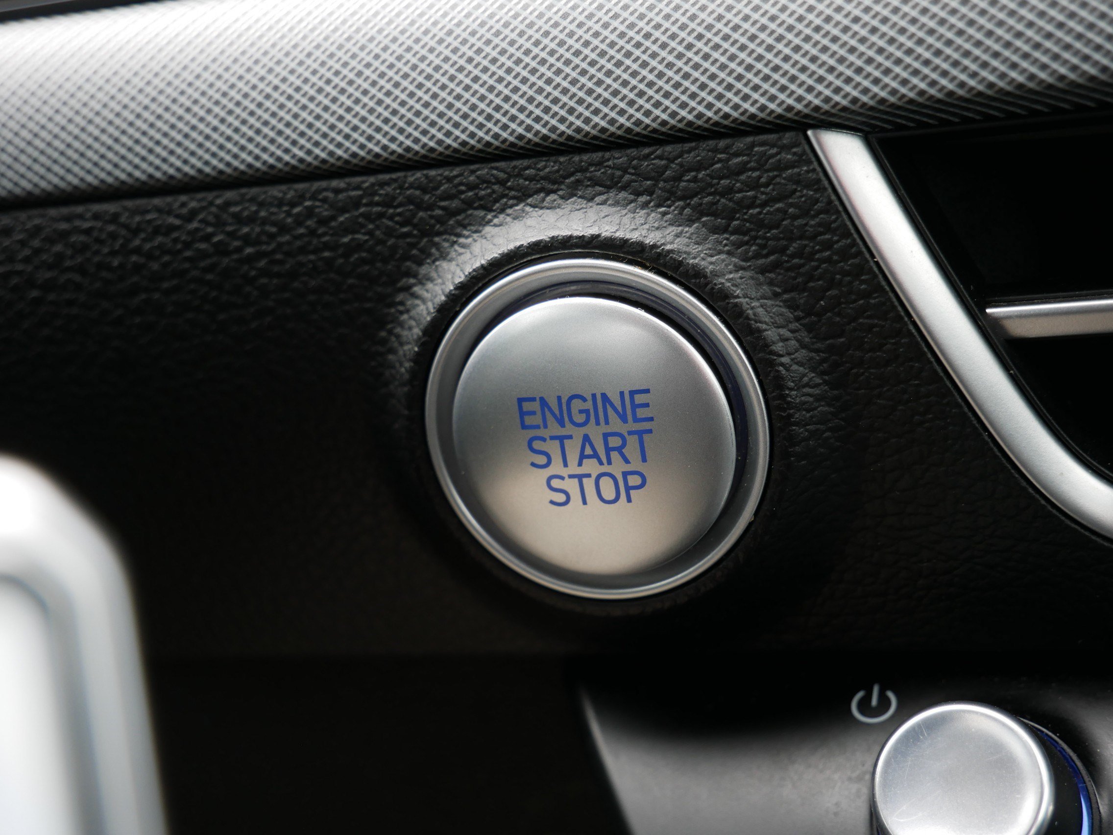 Certified 2025 Hyundai Sonata SEL FWD image 30