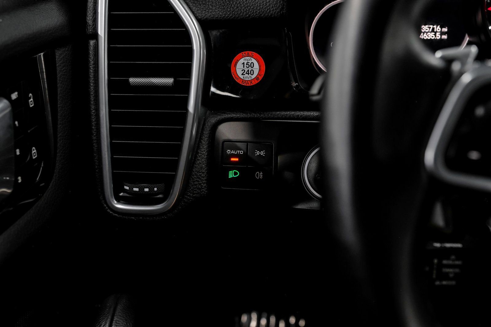 Used 2023 Porsche Cayenne Coupe image 37