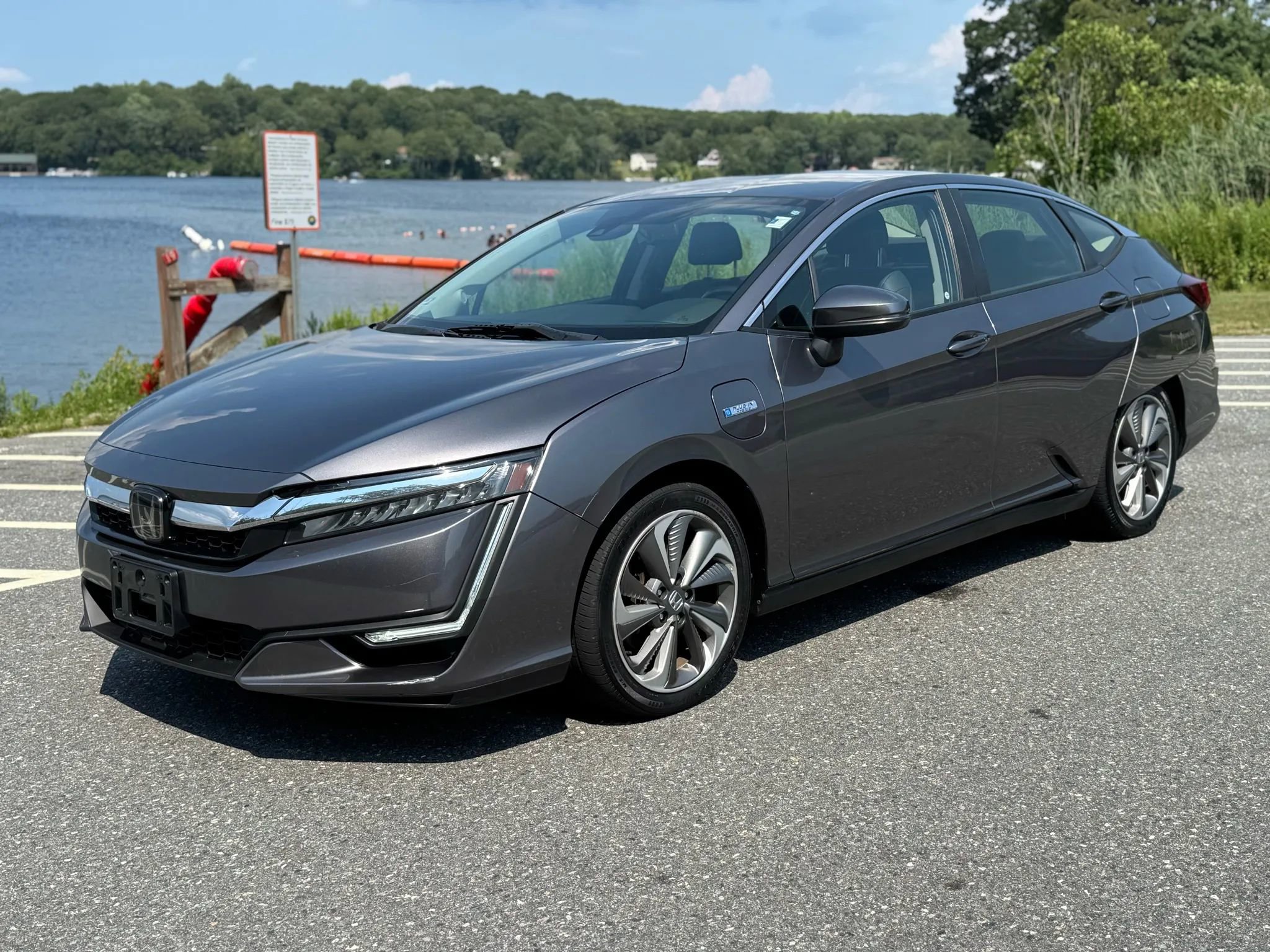 Used 2018 Honda Clarity Touring image 1