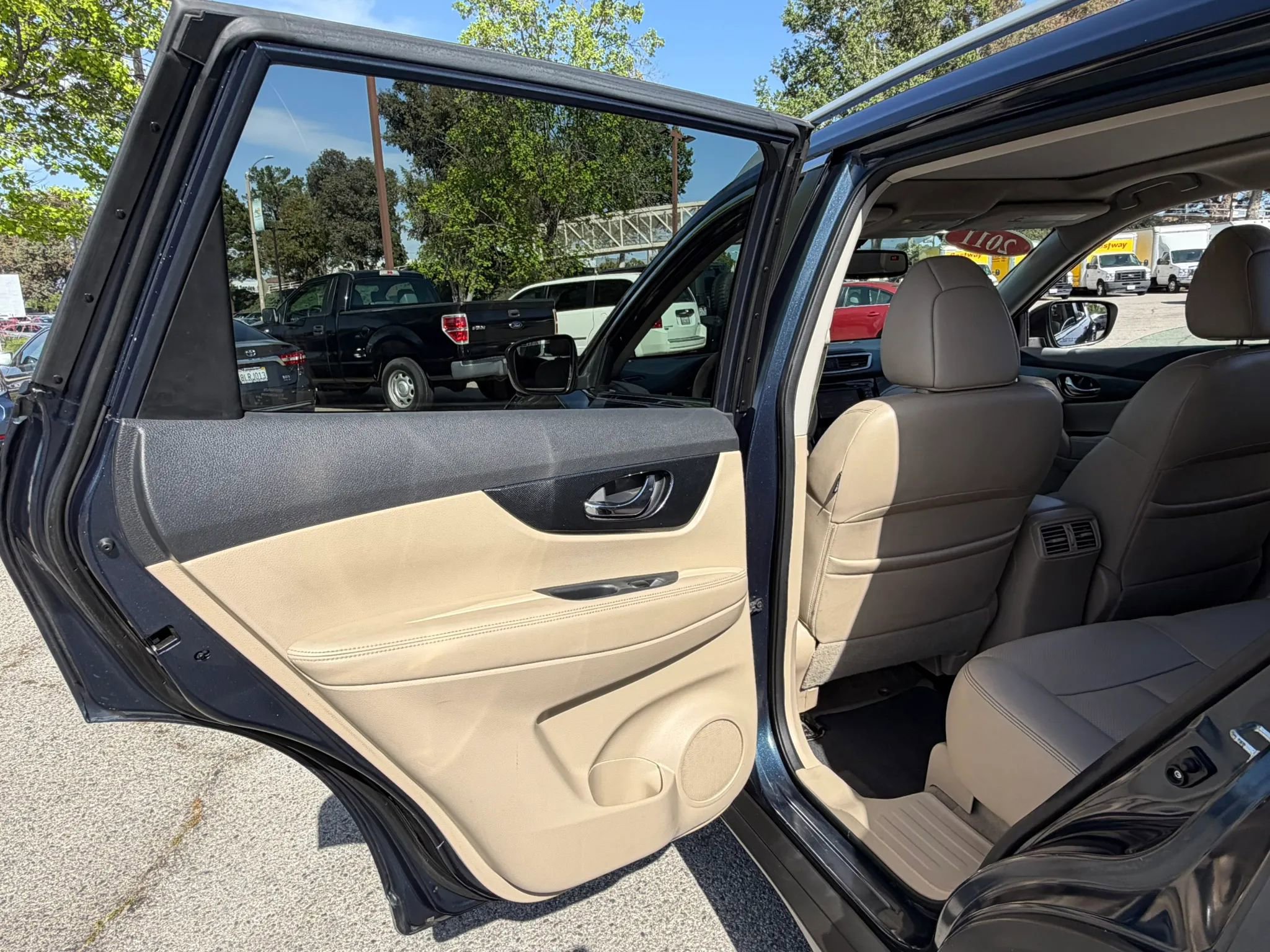 Used 2015 Nissan Rogue SL w/ SL Premium Package image 20