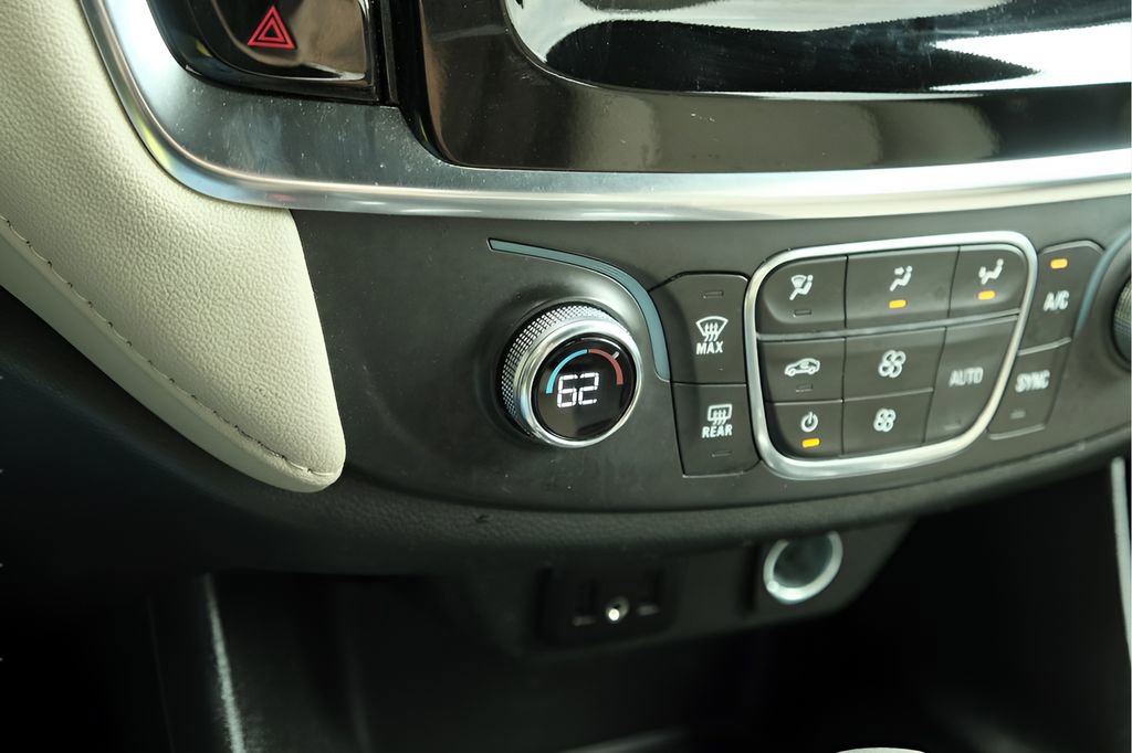 Used 2023 Chevrolet Traverse LS FWD image 19