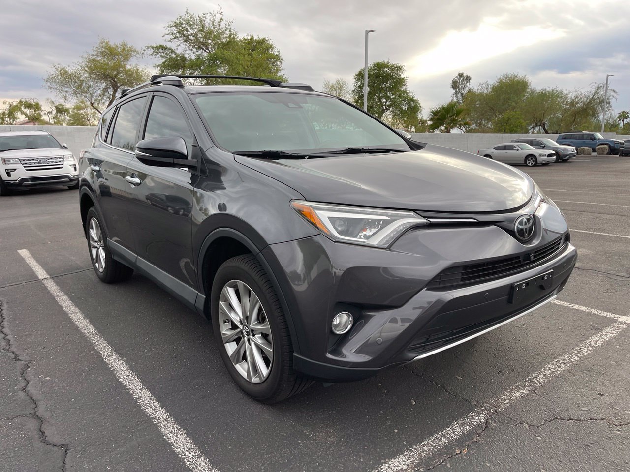 Used 2018 Toyota RAV4 Limited w/ Advanced Technology Package AWD/4WD image 3