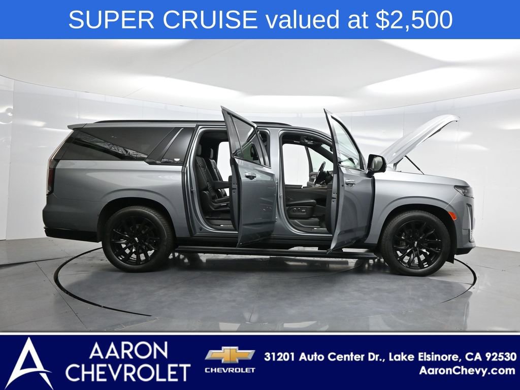 Used 2023 Cadillac Escalade ESV Sport Platinum w/ LPO, ONYX Package AWD/4WD image 3